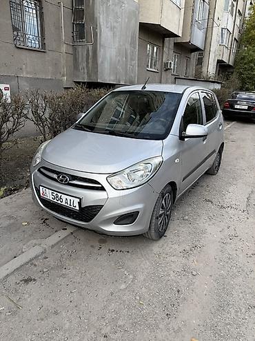 bmw 3: Hyundai i10: 2012 г., 1.1 л, Механика, Бензин, Хэтчбэк — 1