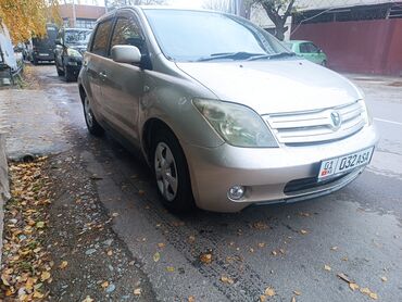 Toyota: Toyota Isis: 2004 г., 1.5 л, Автомат, Бензин, Хэтчбэк