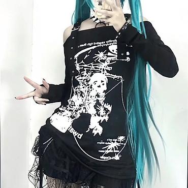 Готический лонгслив в стиле Harajuku/alt носила всего раз, состояние