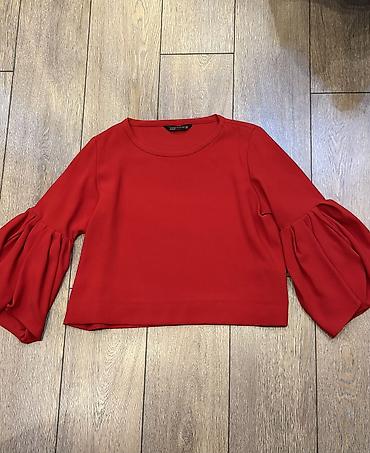 Zara, XL ölçü, kiçik ölçüdə geyinə bilər boş modeldir. Geyinilməyib
