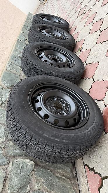 Шиналар жана дисктер: Дөңгөлөктөр монтажда 185 / 70 / R 14, Кыш, Колдонулган, Комплект, Жеңил унаалар, Темир, тешиктери - 5 — 6