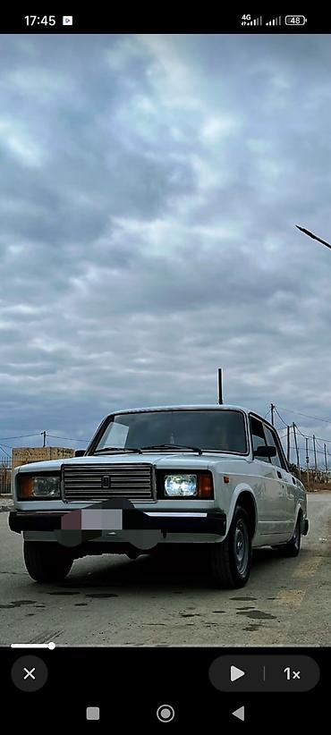 w211 radiator: Satılır klassik VAZ 2107 sedan. Avtomobil ağ rəngdədir və klassik — 3