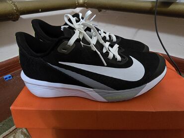мужские спортивные одежды: Эркектердин кроссовкасы, 41, Nike, Колдонулган, түсү - Кара, Өзү алып кетүү, Акылуу жеткирүү