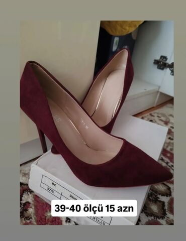 Makasin və loferlər: Bordo rəngdə qadın yüksək daban ayaqqabı - Material: süet görüntülü