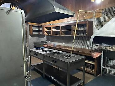 salon mebelleri: Xırdalan Heydər parkına yaxın pub 5 kabinet 1 i böyük, + zal — 8