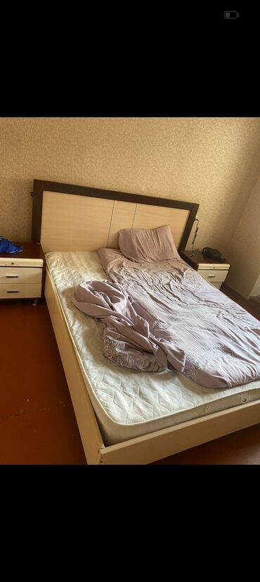 Masalar və oturacaqlar: İşlənmiş, İkinəfərlik çarpayı, Matras ilə
