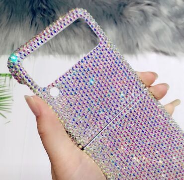 par utuleri: Samsung Galaxy Z Flip3. heç istifadə olunmayıb. şəkildə rozvıy rəngli