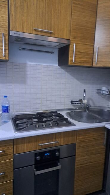 Uzunmüddətli kirayə mənzillər: 1 otaqlı mənzil – tam mebel və texnika ilə Planlaşdırma: - Geniş — 11