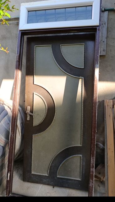 işlenmiş demir: Seyf qapi 231/96sm
200azn
Sumqayit 9895 leli