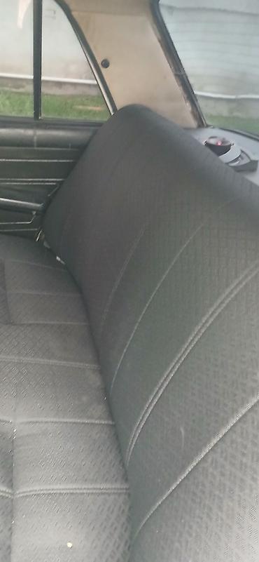 VAZ (LADA): VAZ 2107 sedan – ağ rəngli, 4 qapılı klassik kuzov. Mexaniki yan — 8