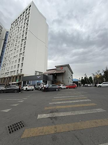 район мадина: Сдаётся помещение 200 кВ. На 3 этаже Оборудован под швейный цех, с — 2