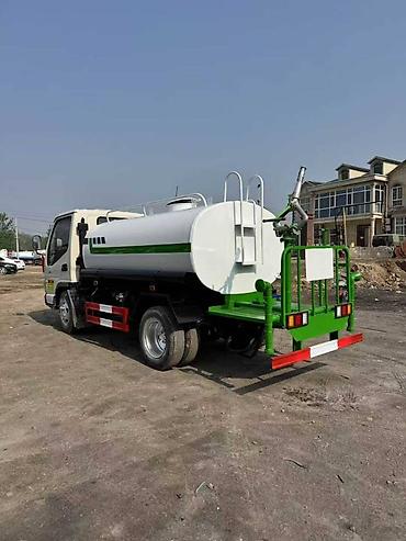 Уборочная техника: Китайская поливальная машина JAC Junling объемом 8 куб. см, двигатель — 2