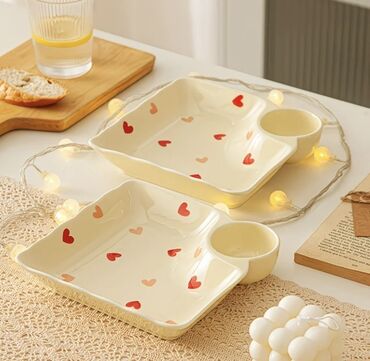 оборудование для кафе и ресторанов: Керамическая квадратная тарелка с интегрированной чашечкой для соусов lalafo.kg да оборудование для кафе и ресторанов: Керамическая квадратная тарелка с интегрированной чашечкой для соусов