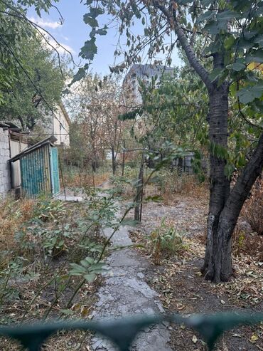 дом по улице бакая бишкек: 70 м², 4 комнаты