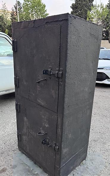 seyf pul: Metall şkaf/kasa tipli sandıq - Material: qalın metaldan hazırlanmış — 2