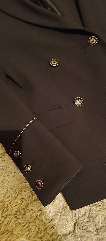 stone island trenerka: Ženski sako Pull&Bear, crne boje, dvorednog kroja sa šest zlatnih — 10