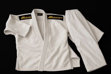 Тарелки: Məhsul: Mizuno cüdo geyimi (gi) - Brend: Mizuno (çiyin hissələrində və