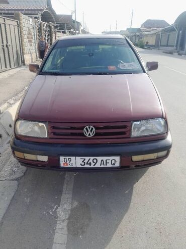 Volkswagen: Volkswagen Bettle: 1993 г., 1.6 л, Механика, Бензин, Седан