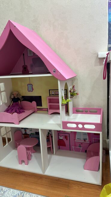 хайтек мебель: Продаю кукольный домик с мебелью