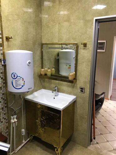 Digər kommersiya daşınmaz əmlakı: Nizami metrosunun yaxınlığında yerləşən 127 kv sahəsi olan təmirli — 14