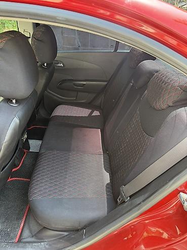 aveo ucun: Chevrolet Aveo sedan – qırmızı rəng Xüsusiyyətlər və komplektasiya: - — 4