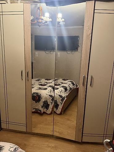seyf qapi modelleri: İşlənmiş, 4 qapılı, Güzgülü, Açılan, Düz dolab — 1