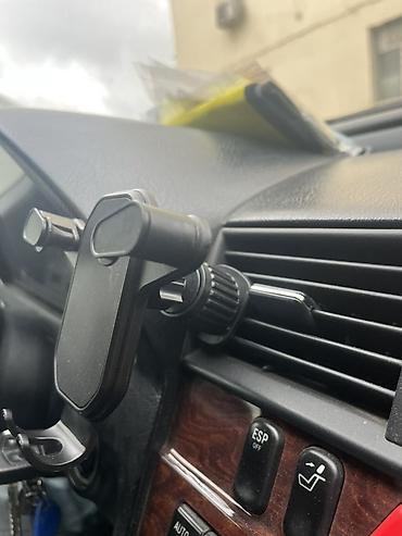 zaslonka nedir: Avtomobil üçün hava çıxışına taxılan telefon tutacağı. Stokda cəmi — 5