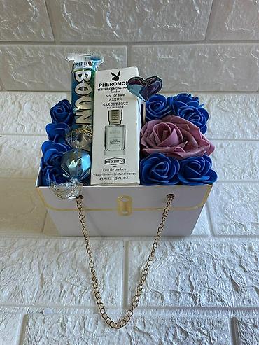 Kompleti namirnica: Poklon setovi u dekorativnim kutijama Elegantno aranžirani poklon — 9