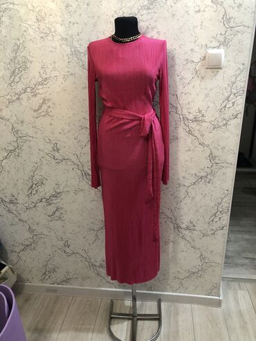 ярко розовое платье: Повседневное платье, Лето, Средняя модель, Вискоза, Прямое, S (EU 36)