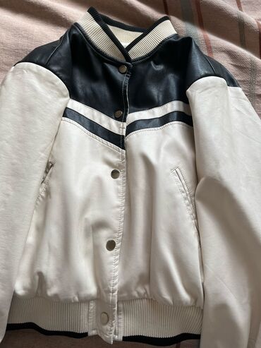 vilyur donlar: SATILIR İkinci əl geyim Jaket - Dəri L razmer az geyinilib (15AZN)