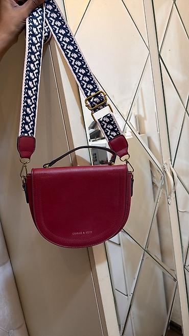 charles keith: Charles & Keith çiyin/çapraz çanta - Rəng: Bordo (qırmızı ton) - — 1