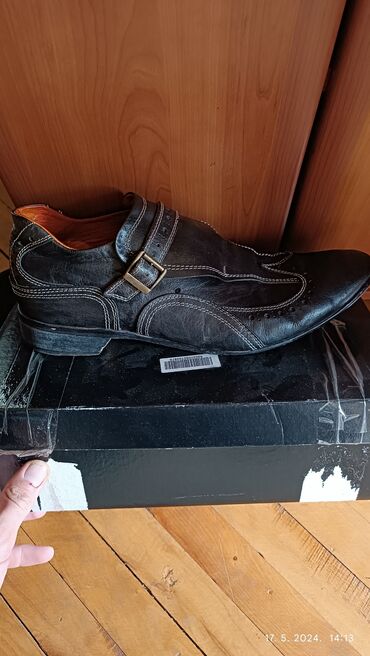 planika čizme muske: Cipele Vero Cuoio,br 44,dužina gazišta 29cm, kupljene prošle godine u