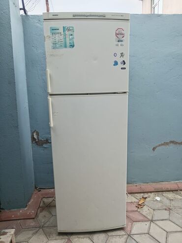 Meyvə və tərəvəz qurudan aparatlar: Siemens iki qapılı soyuducu (üstü dondurucu, altı soyuducu bölmə)