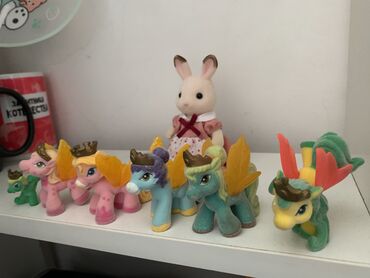маленькие игрушки: Продаю раритетных бархатных пони-400 сом за 5 шт(маленькая в подарок)