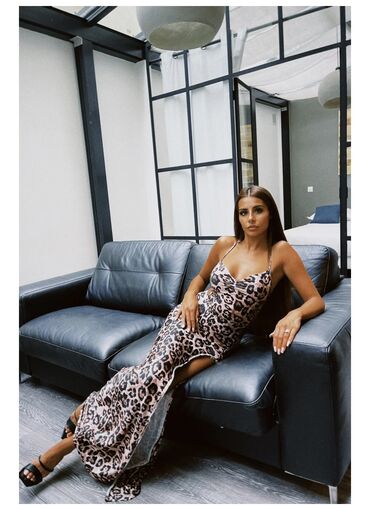 Ziyafət donları: 85 manata alınıb. Cəmi 1 dəfə ad günündə geyinilib. Əlaqə WhatsApp — 2