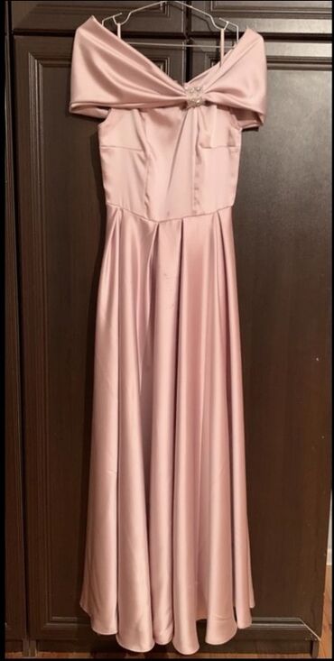 uzun koynekler: - Məhsul: Zərif ziyafət/nişan-gecə libası - Rəng: Pudra/solğun çəhrayı
