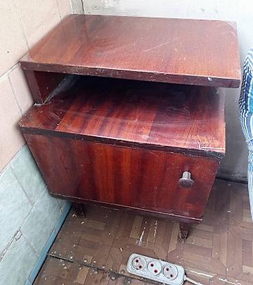 Продаю прикроватную тумбочку. Б/У, в хорошем состоянии. Материал