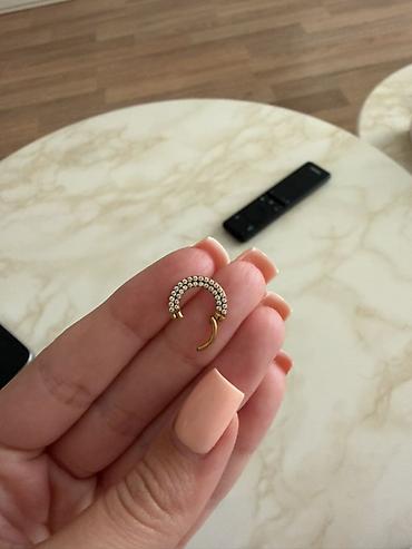 Bijuteriya: Qızılı rəngli daşlı qulaq sırğası (tək) - Model: dairəvi “hoop” — 1