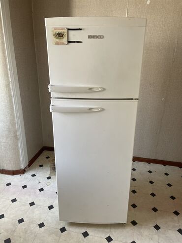 холодильники кухня: Холодильник Beko, Б/у, Двухкамерный, 165 *