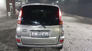 camry xv25: Toyota Yaris Verso: 2004 г., 1.3 л, Механика, Бензин, Хэтчбэк — 4
