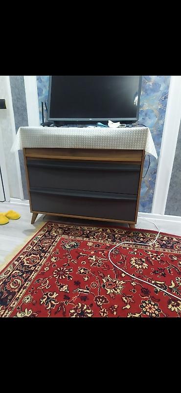 Mebel komodu – 3 çekmecəli, modern dizayn. - Rəng: tünd boz ön