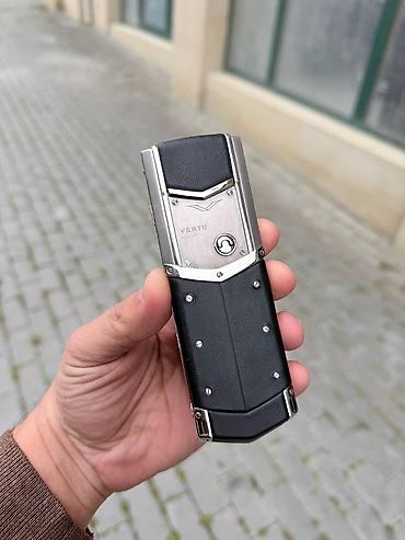vertu phone: Vertu 4 GB, rəng - Gümüşü, Düyməli — 10