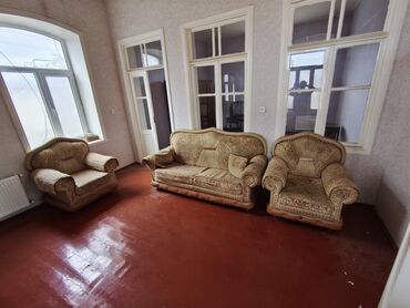 купить диван бу недорого: İşlənmiş, Klassik divan, 2 kreslo, Divan, Bazasız, Açılmayan