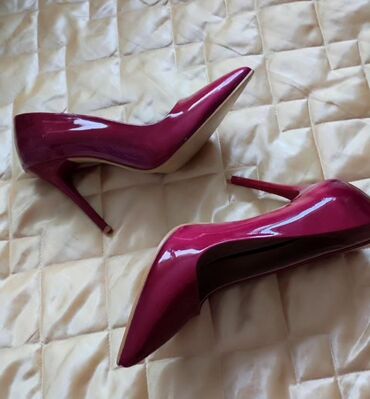 sivo odelo i braon cipele: Pumps, Alex, 40