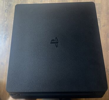 PS4 (Sony Playstation 4): Playstation 4 SLİM- 1TB. 2 eded a class pult ve ya 1 orijinal pult