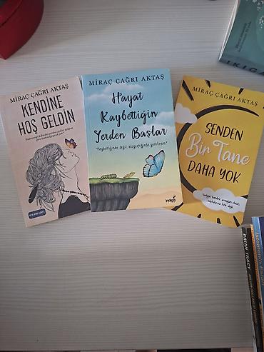 Книги и журналы: Məhsul: Kitablar dəsti Tərkib: - Sürücülük üzrə vəsaitlər: • — 9