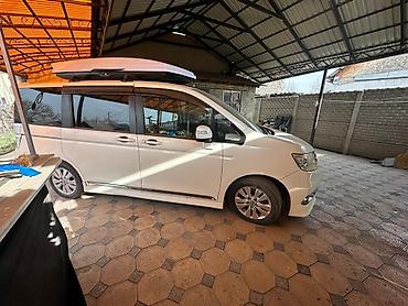 Honda: Honda Stepwgn: 2011 г., 2 л, Вариатор, Бензин, Минивэн — 4