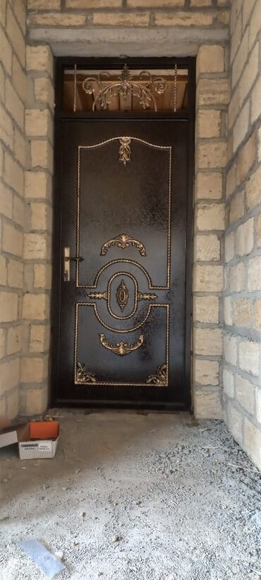 Giriş qapıları: Məhsul: Dəmir giriş qapıları (bir neçə model) - Material: qalın metal — 12