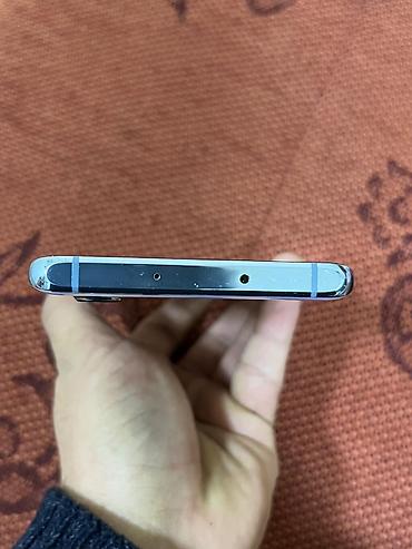 moj auto: If you like the phone dm me miner scratch in back pannal like new — 3
