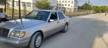 mersedeslər: Mercedes-Benz 250: 2.5 l | 1995 il Sedan